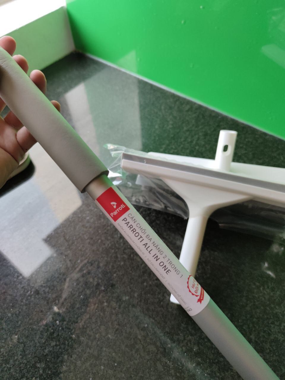 Mua kèm cái này với cây chà kính, hai cái đẹp xuất sắc, bên này có chương trình hoàn tiền cực hay, mình mua đơn nhiều sản phẩm được hoàn lại tiền cũng kha khá, hehe tiết kiệm đc tiền shopping. Còn về sp thì ngắn gọn một câu là Đỉnh, hi vọng shop giữ đc chất lượng vậy, Cảm ơn Paroti