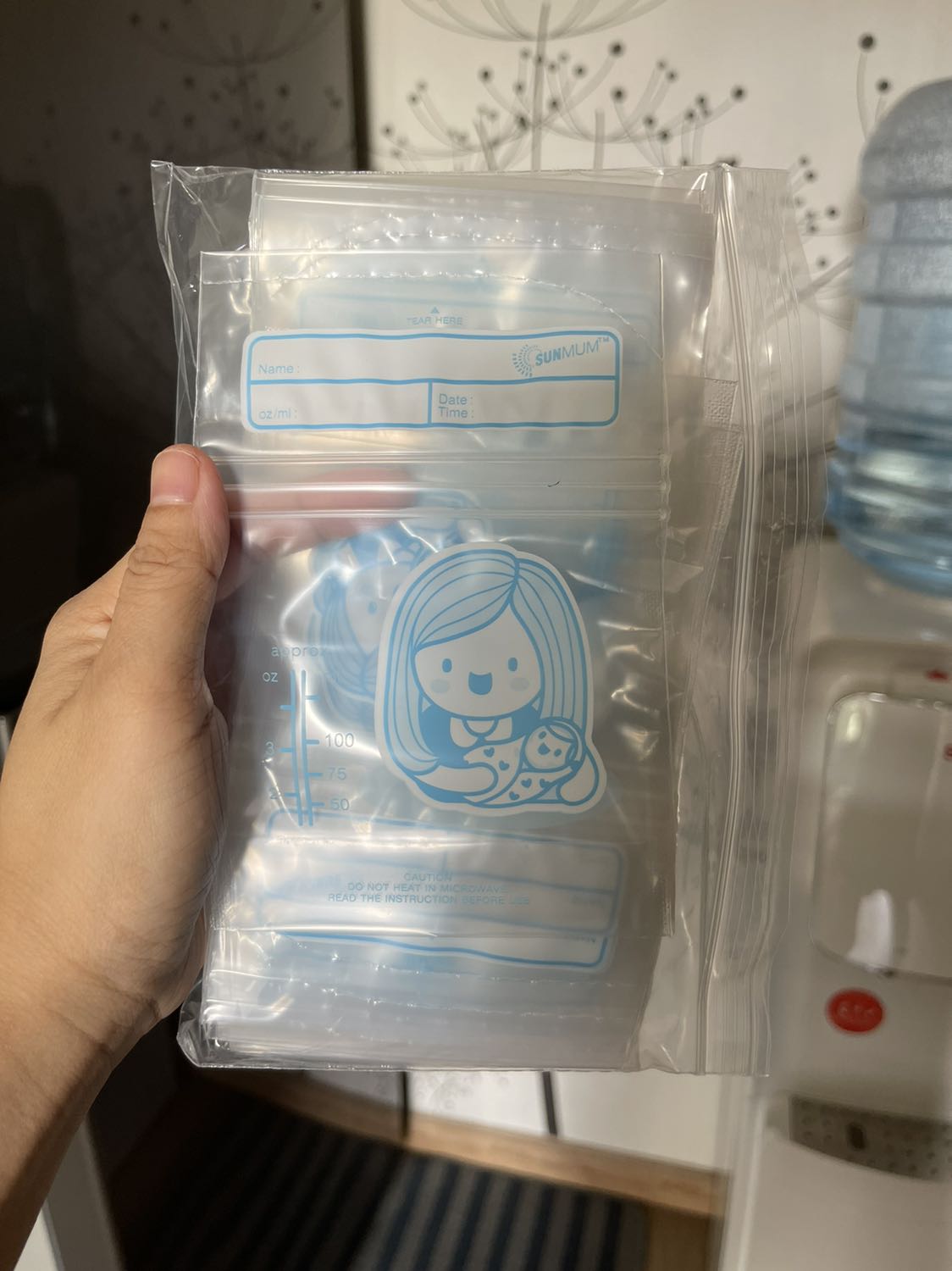 Giao hàng nhanh. Đóng gói đẹp. Sản phẩm như mô tả, rất ưng ý, bịch dày dặn được đóng hộp và dán tem cẩn thận. Sản phẩm rất đáng mua nha. Giao hàng nhanh. Đóng gói đẹp. Sản phẩm như mô tả, rất ưng ý, bịch dày dặn được đóng hộp và dán tem cẩn thận. Sản phẩm rất đáng mua nha.