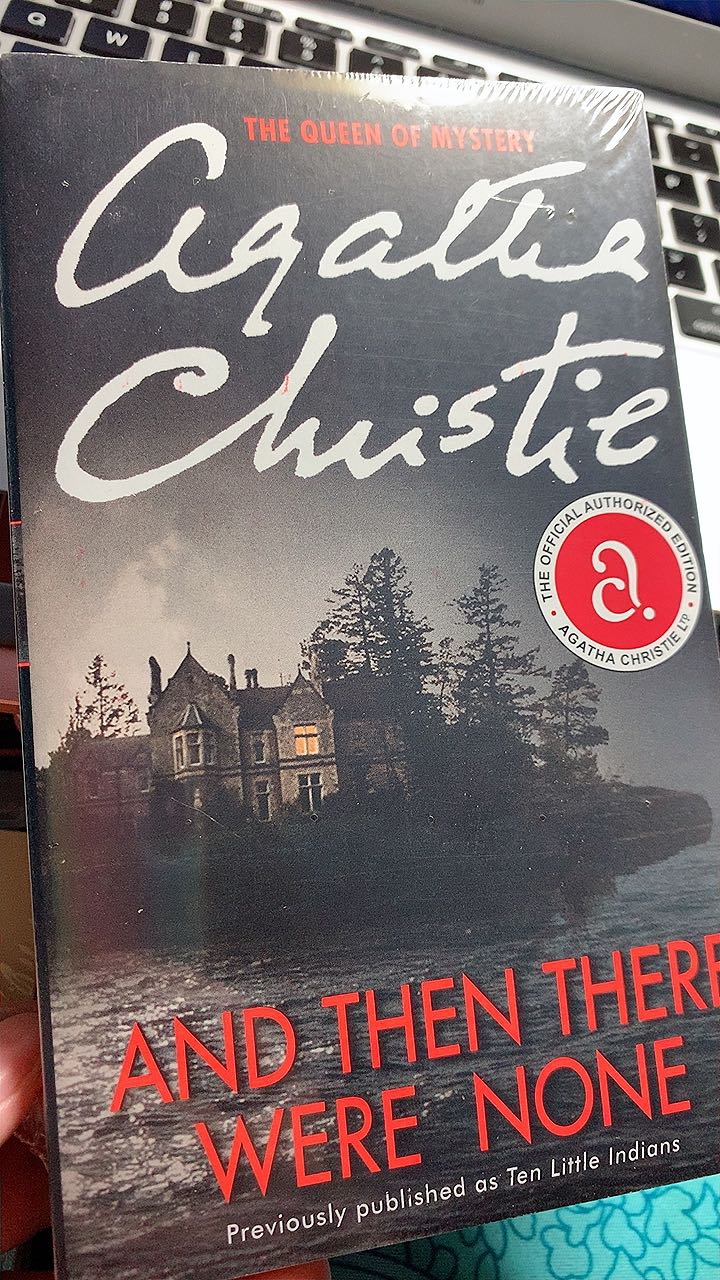 Sách tốt, cầm nhẹ tay. Đóng gói kỹ lưỡng, chắc chắn.Truyện này đọc mê chữ e luôn.