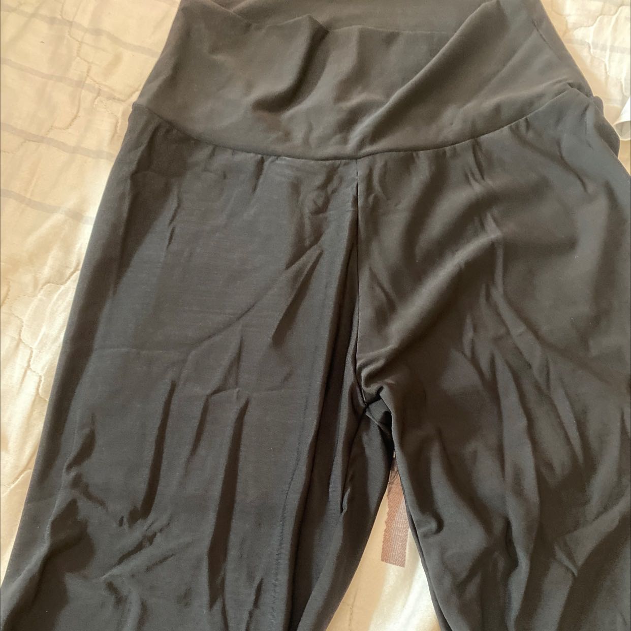 Mua hàng lần đầu mua nhiều mà cái nào cũng chất lương
chất mát lạnh tưởng mặc bị nhăn nhưng lên căng bóng mát rượi Mua hàng lần đầu mua nhiều mà cái nào cũng chất lương
chất mát lạnh tưởng mặc bị nhăn nhưng lên căng bóng mát rượi