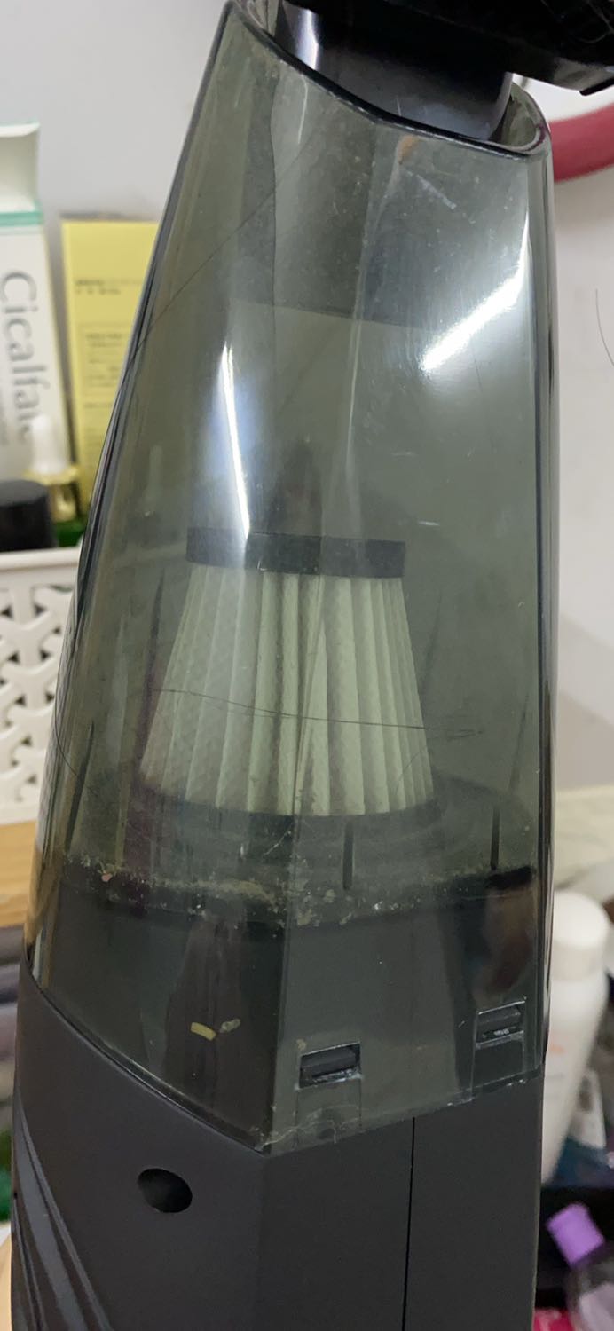 đọc 7749 cái review về máy mới mua… phân vân mãi… mua được ta nói… muốn hút cả thế giới. ban đầu chỉ nghỉ mua về hút tóc bụi trên giường, ai ngờ lực hút mạnh dã man… ồn thì có ồn nhưng trong mức chịu được. máy lực hút mạnh, sạc đầy pin hút đc lâu lắm. Đáng đồng tiền bát gạo. Cảm ơn shop bán hàng có tâm. và cảm ơn những người đã mua review cực kỳ có tâm luôn. ⭐️⭐️⭐️👍👍👏👏