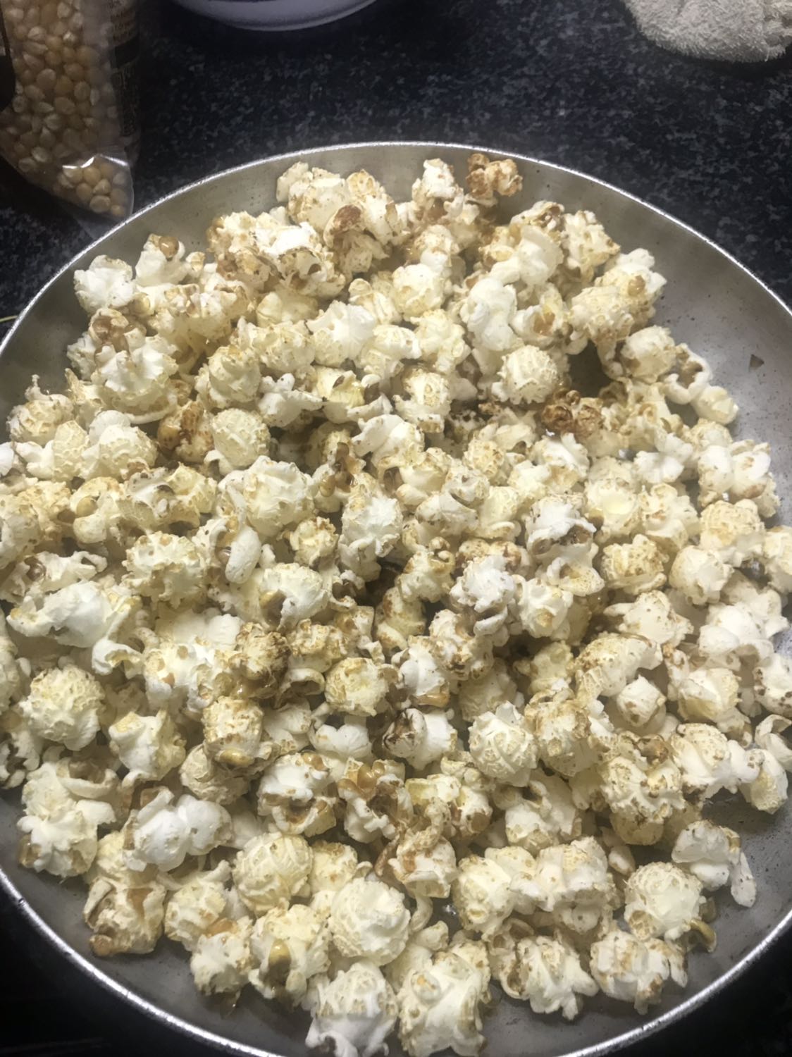 Bung đẹp nhưng không hiểu mình làm sao mà nổ nó không được giòn, vừa nổ xong mà ăn bỏng vẫn mềm lắm