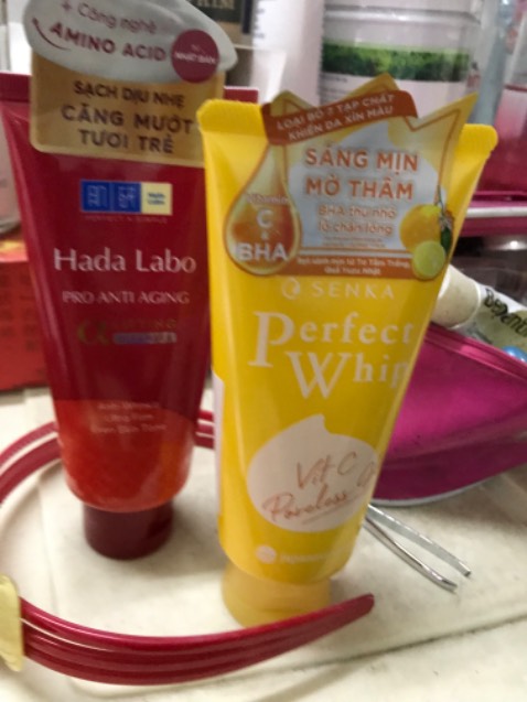 Nhân viên giao hàng nhanh 
Shop gói hàng kỹ lưỡng 
Nhưng sản phẩm ko đầy ( khoảng 3/4 chai)
Sữa rửa mặt ổn cho da mặt  , có chất lượng tốt, chắc cũng có chống lão hoá Nhân viên giao hàng nhanh 
Shop gói hàng kỹ lưỡng 
Nhưng sản phẩm ko đầy ( khoảng 3/4 chai)
Sữa rửa mặt ổn cho da mặt  , có chất lượng tốt, chắc cũng có chống lão hoá
