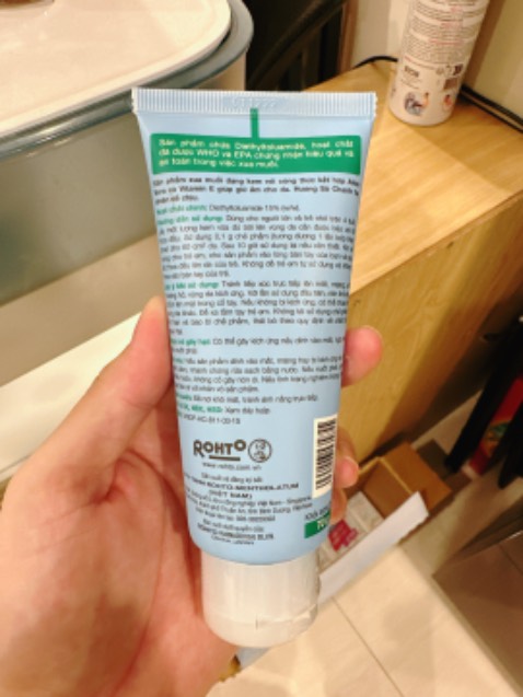 Mình bị mê mùi này, lại chống muỗi hiệu quả. Sg bắt đầu mưa nên mua trữ trc trong nhà. Đóng gói kỹ càng, date xa