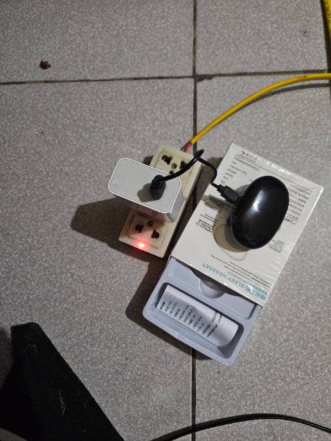 Bán hàng hỏng. Đổi lại rồi vẫn là hàng hỏng . Đổi lại tiếp thì ko đc tự dưng mất oan 100k mua sản phẩm hỏng. Quảng cáo thì hay