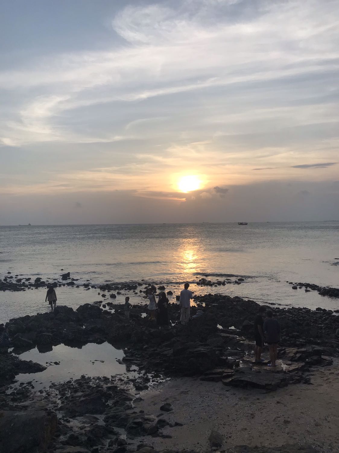 Bình có dung tích lớn nhưng hạn chế ở chất lượng nhựa nắp hơi kém