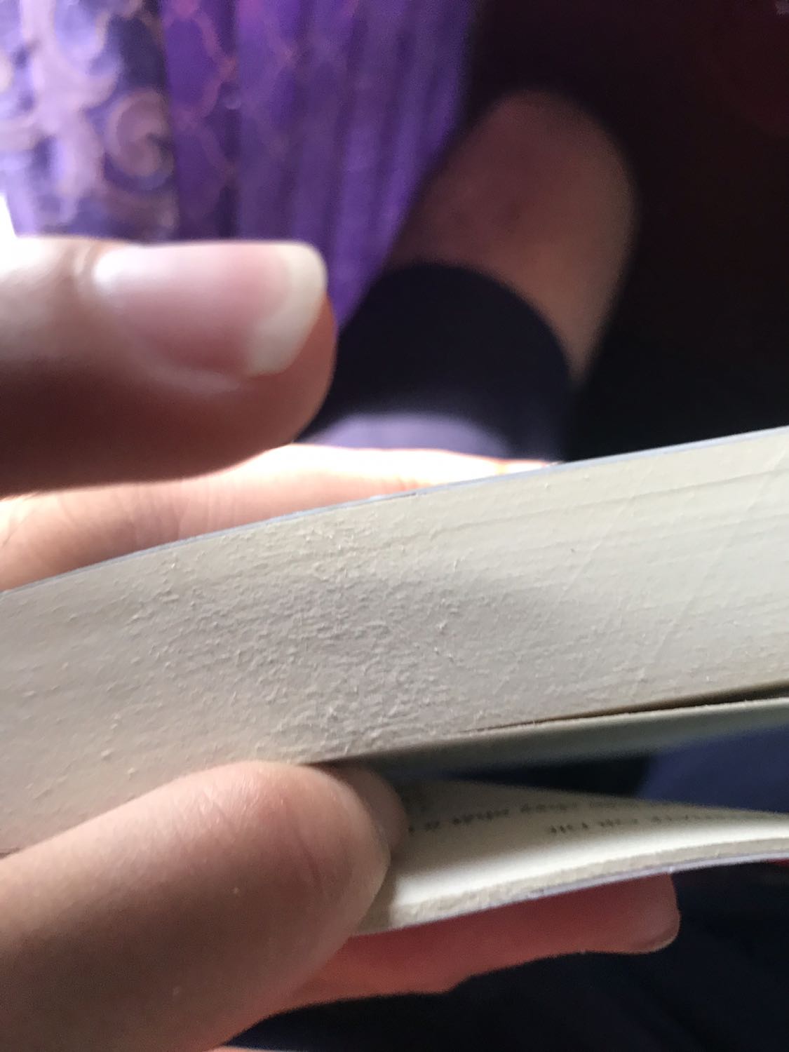 Các lần đặt sách trên tiki sách giấy rất tốt và in đẹp. Lần này đặt mấy quyển quyển nào cũng bị vụn sách, in mờ , nhiều trang dính vào nhau phải xé mới tách được  và chất giấy rất kém. Đây có phải sách in lậu không? Sách như vậy rất mất cảm tình của người đọc.
Tin tưởng ở những lần đầu nên lần này cứ đặt mà không đọc cmt