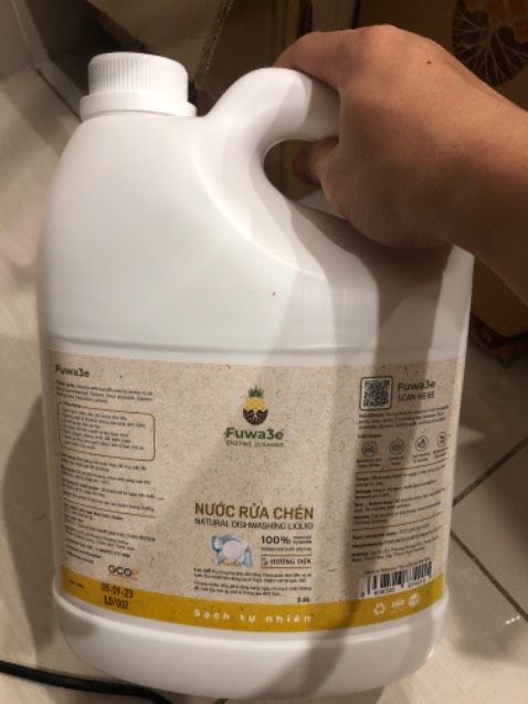 Rửa chén sạch, mùi dứa dịu nhẹ. Bọt nhiều. Dòng thiên nhiên nhưng công năng rất tốt. Rất ưng. Giao hàng nhanh đóng gói cẩn thận Rửa chén sạch, mùi dứa dịu nhẹ. Bọt nhiều. Dòng thiên nhiên nhưng công năng rất tốt. Rất ưng. Giao hàng nhanh đóng gói cẩn thận