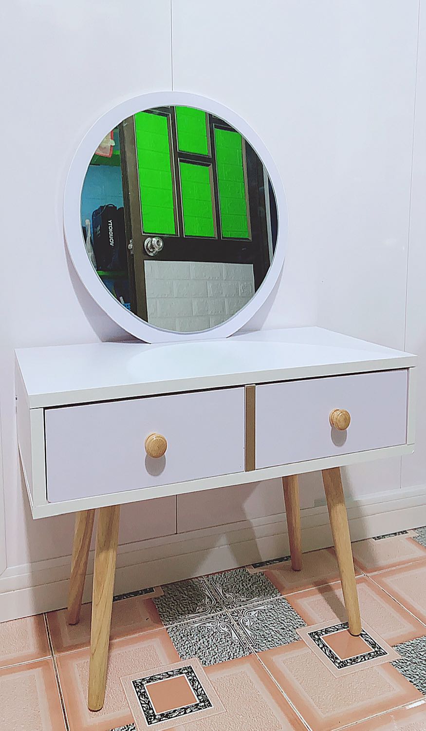 Qua xuât sắc,quá ưng,san phâm tốt,từ nước sơn cũng đẹp,nhìn sang trọng,xịn sò.... moi người nên mua va tin dùng sản phẩm ở shop nay,cho shop 500 sao luôn.