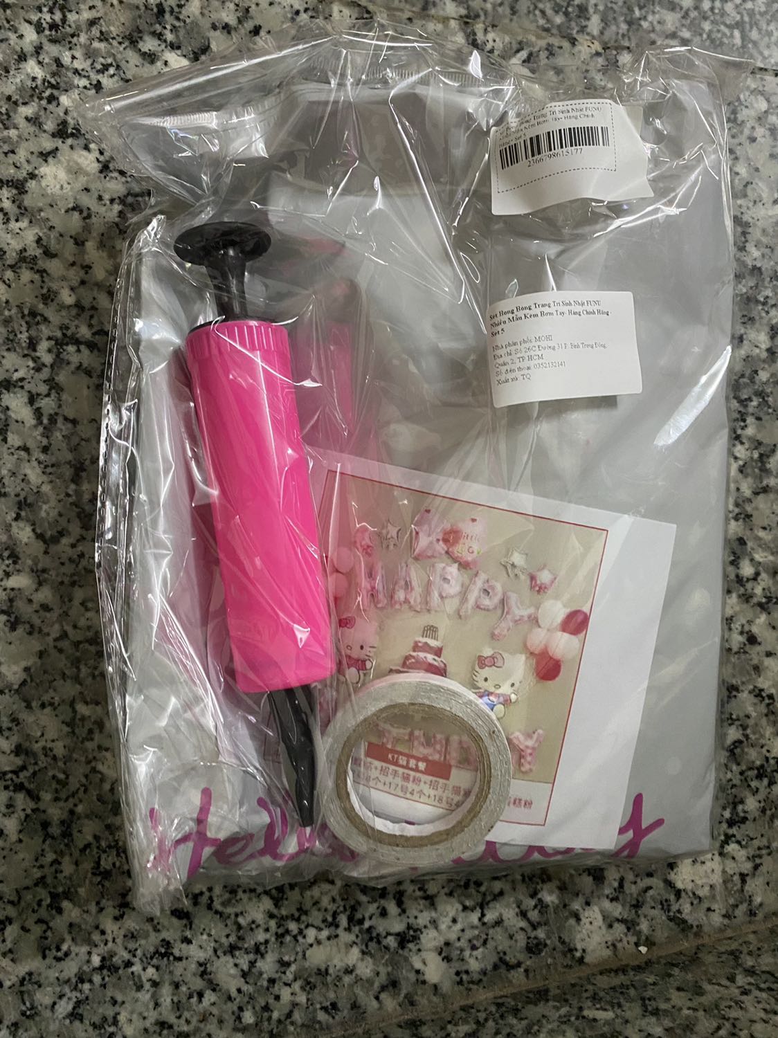 Set đẹp, dễ trang trí, màu sắc dễ thương, đầy đủ dụng cụ bơm bóng, băng dính các kiểu!
Nhìn chung khá ok và hài lòng!