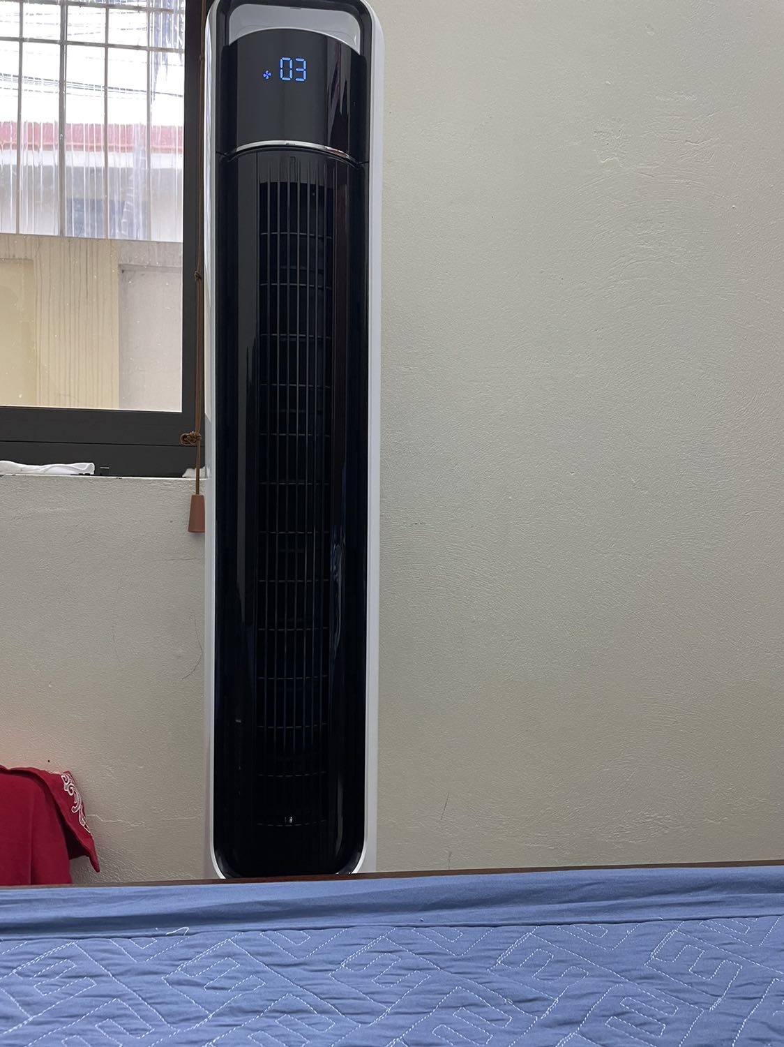 Quạt êm, mát đến mức 6 mới gọi là ồn chút. Dễ lắp đặt, chân cũng cứng cáp chứ k dễ đổ như 1 số bạn bảo Quạt êm, mát đến mức 6 mới gọi là ồn chút. Dễ lắp đặt, chân cũng cứng cáp chứ k dễ đổ như 1 số bạn bảo