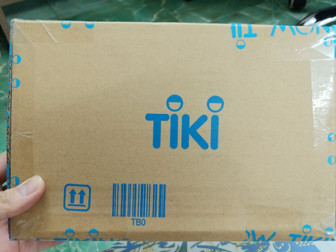 Giao rất nhanh, chỉ sau một ngày khi đặt. Đóng hộp tốt, sản phẩm như hình, chất lượng rất ổn, gắn vào màn lên ngay! Giao rất nhanh, chỉ sau một ngày khi đặt. Đóng hộp tốt, sản phẩm như hình, chất lượng rất ổn, gắn vào màn lên ngay!