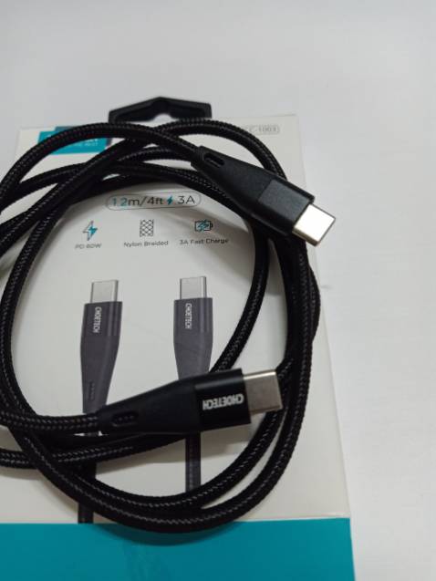 Hàng chất lượng, mẫu mã đẹp, chắc chắn, sạc điện thoại nhanh mà không bị nóng...tiki giao hàng rất nhanh