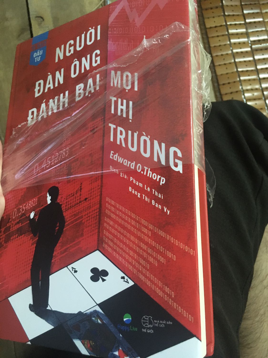 Sách được in ấn, đóng bìa cẩn thận. Nội dung sách giống thể loại hồi kí là những câu chuyện chia theo từng giai đoạn sinh trưởng, định hình và phát triển sự nghiệp của tác giả. Cuốn sách này phù hợp theo thể loại tham khảo, đọc để nắm bắt hình thành tư tưởng, định hình bức tranh toàn cảnh cho cá nhân hơn là những phương pháp, kĩ thuật cụ thể. Có lẽ cuốn sách này cần được đọc lại nhiều lần trong các giai đoạn khác nhau của mỗi người để nhìn lại bản thân.