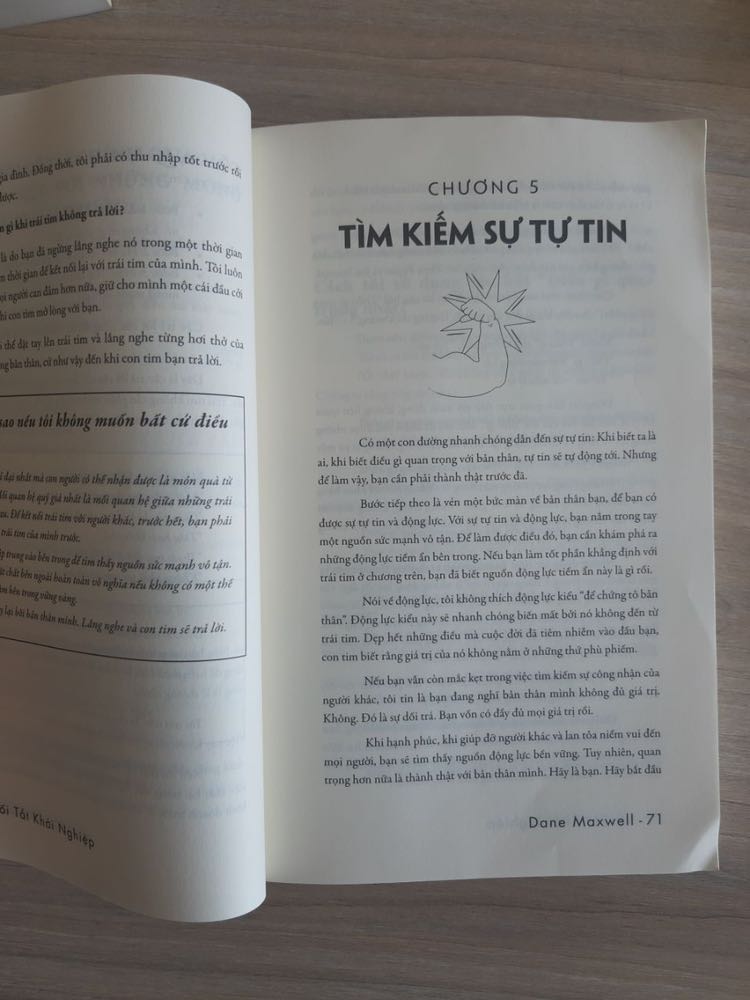 Làm sao để bắt đầu kinh doanh? Giấy phép, tiền vốn, sản phẩm nên chọn…có quá nhiều thứ phải nghĩ.
Khởi nghiệp du kích: các ý tưởng để bắt đầu khởi nghiệp dành cho người trẻ, ít vốn và ít kinh nghiệm. Đúng kiểu tinh thần chiến tranh du kích của VN ^^ 2. Sách Lối tắt khởi nghiệp: cách để triển khai kinh doanh, từ A tới Z. 3. Thực hành khởi nghiệp: như một người anh, dẫn mình đi qua những tháng ngày đầu tiên khởi nghiệp. Chỉ rõ ra ngày 1, ngày 2… những ngày sau đó nên làm gì. 
Nếu bạn cần một bản đồ tổng quan để chuẩn bị và bắt đầu kinh doanh thuận lợi trong những tháng đầu tiên thì đây là bộ sách đầy đủ nhất dành cho người Việt Nam.
Sách đẹp và giao hàng nhanh.