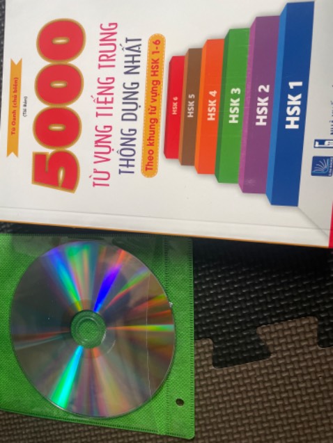 Có chia từ vựng theo từng cấp HSK. Shop giao hàng nhanh. Có gửi kèm dvd . Ai ko có laptop có thể liên hệ vs shop gửi mã đơn hàng là shop sẽ gửi file cho