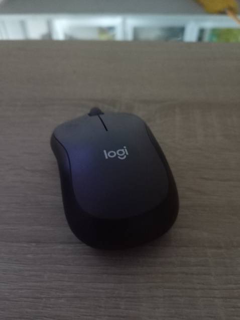 Ưu: nhẹ, cảm giác cầm nắm tốt, khá nhỏ gọn, độ trễ thấp
Nhược: đôi khi bỏ lỡ di chuyển khi di quá nhanh, cảm biến đôi khi gặp vấn đề (có thể do pin đã yếu)
Tầm giá này vậy là khá ổn (4/5), thích hợp cho tất cả tác vụ trừ chơi game fps