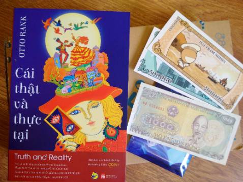 Một cuốn sách rất tuyệt vời trong hệ Phân tâm học và giai đoạn chuyển giao sang một nền tâm lí trị liệu hiện đại, thiết thực và hữu ích. Những phân tích của Otto Rank rất sắc bén, giàu tính triết học và gợi mở. Đặc biệt thích thú vì nó gợi đến Carl Rogers. Đây đúng là tiền thân của lí thuyết thân chủ trọng tâm - lấy bệnh nhân làm trung tâm. Một cuộn sách cực kì đang đọc. Tiki giao hàng rất nhanh và sách rất đẹp ạ, lại có cả mã giảm giá của tiki, làm bookmark cũng tiện. Cảm ơn nhà sách