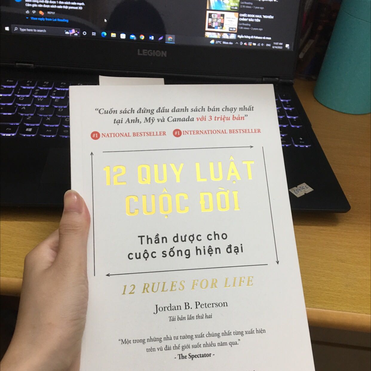 Sách của Jordan Peterson thì hay khỏi bàn r. Còn đc tặng thêm bookmark vs thêm 1 cuốn sách tặng nữa. Ncl rất hài lòng ạ