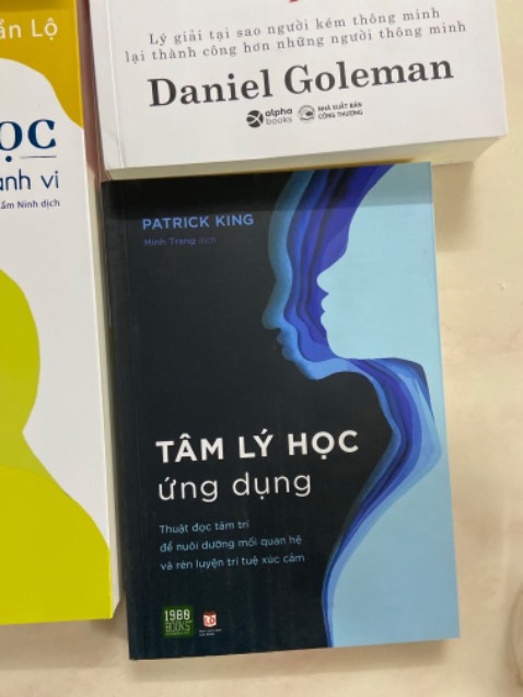 Nội dung hữu ích cho ai quan tâm tới lĩnh vực tâm lý học nên người ko phải chuyên môn đọc sẽ khó hiểu.
Sách in rõ ràng, bìa đẹp, giao hàng nhanh!