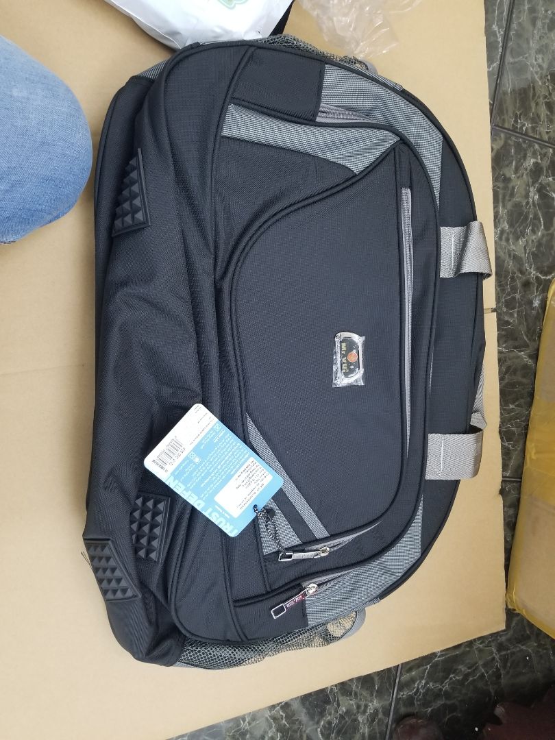 Hàng đẹp lắm Shop, chắt tay, đường chỉ may rất kỹ và đẹp. Túi xách y như hình. Mình ưng ý lắm Shop nhé.