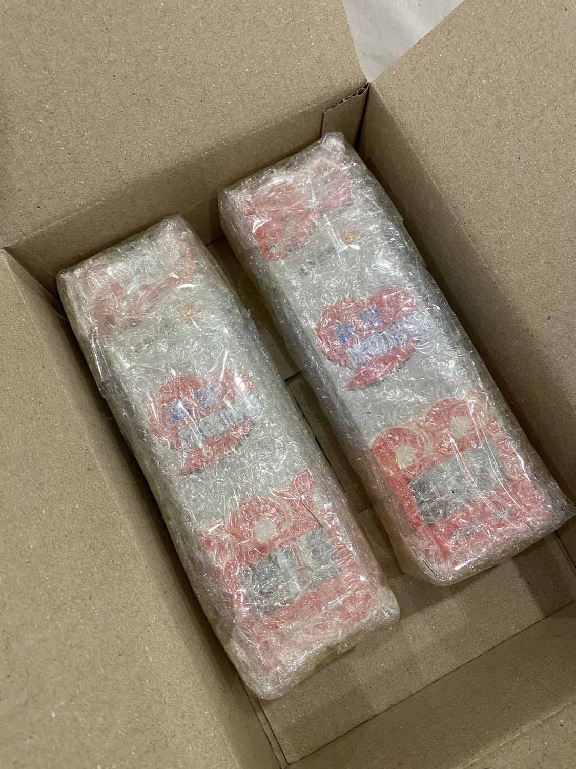 Hàng chất lượng, chuẩn chính hãng LKB. Mốc lâu năm mà để qua đêm hôm sau lau lại cái là sạch bong sáng bóng như mới, quá là ưng luôn ý!!