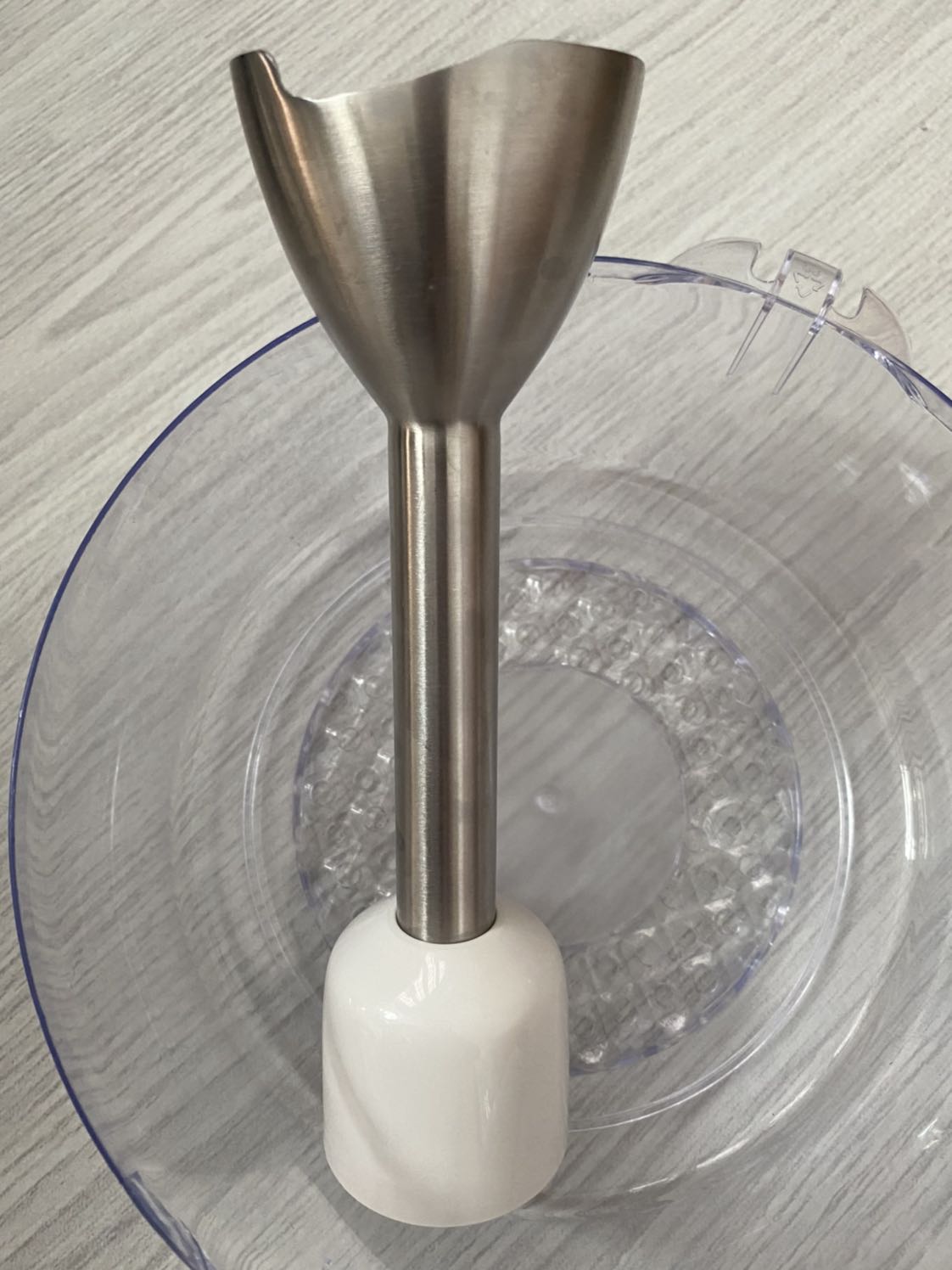 Nhỏ gọn, dễ lắp ráp, lưỡi dao sắt, tiện lợi, dễ vệ sinh phù hợp để nấu ăn dặm cho bé. Hài lòng với sản phẩm.