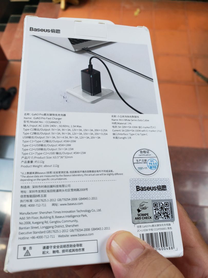 đa nhận hàng đúng mô tả,cầm rất chắc chắn và nặng. Sạc thử thấy đúng nhanh.