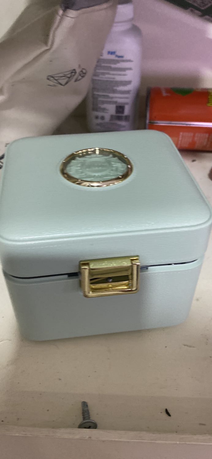 Loa vừa mua vé đã hỏng lúc nhận thủ lên 3 ngày sau mang ra kết nối k kết được nữa giá trị 1 tr 9 *** đảo tiền kiếm rất khó mà như vậy giờ k biet mang đi đâu sửa mn đúng nên mua sót xa lắm thua cái máy 300k còn dùng được đến 1 năm