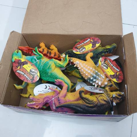 Đóng gói chắc chắn, hàng giống hình ảnh và video bao đẹp luôn. Chất lượng rất tuyệt vời, cảm ơn shop. Mình rất rất hài lòng với bộ đồ chơi khủng long này.