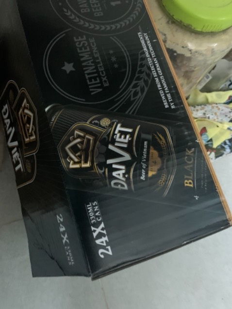 Giải khát OK, thơm ngon. Độ bia nặng hơn dòng bia vàng một chút, đậm vị.