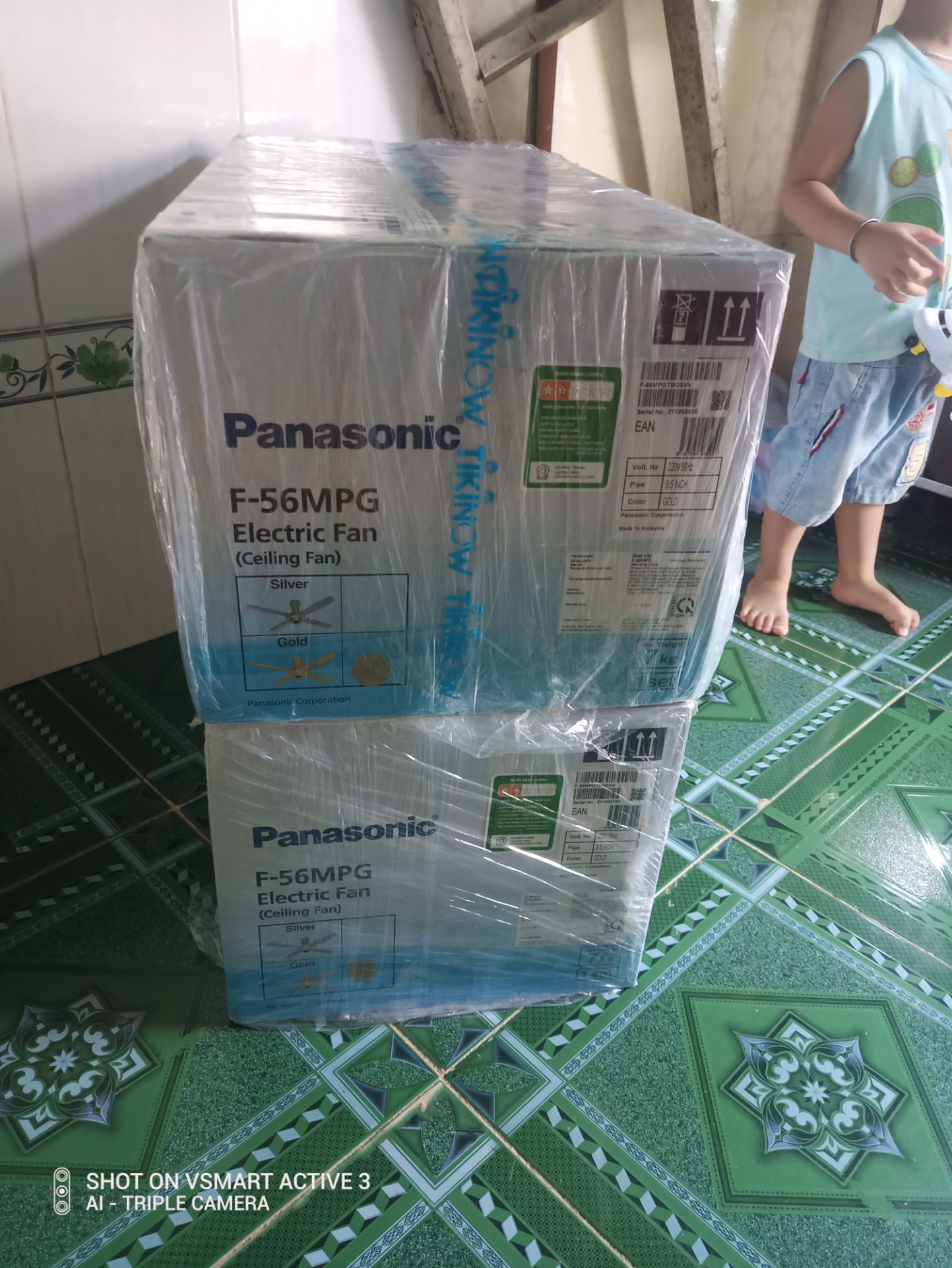 chưa lắp nhưng thùng bên ngoài và ngày sản xuất rất mới