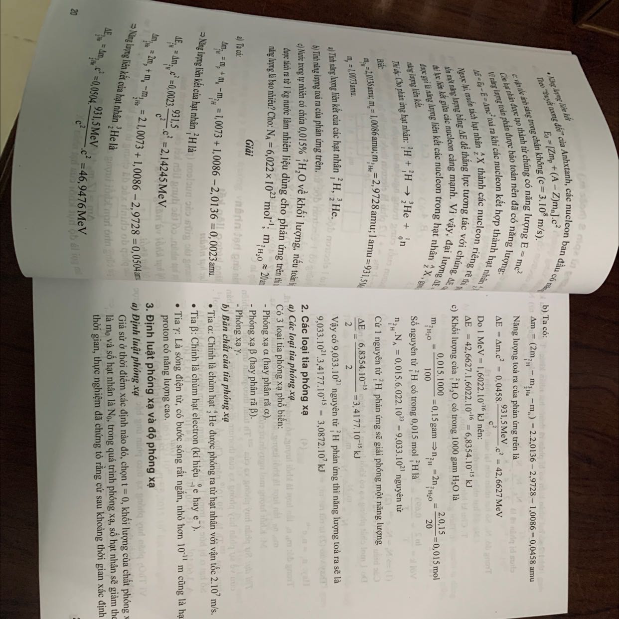 Sách in rõ, cách trình bày logic
Mỗi lý thuyết ứng với từng dạng BT,mỗi BT có cách giải khác nhau