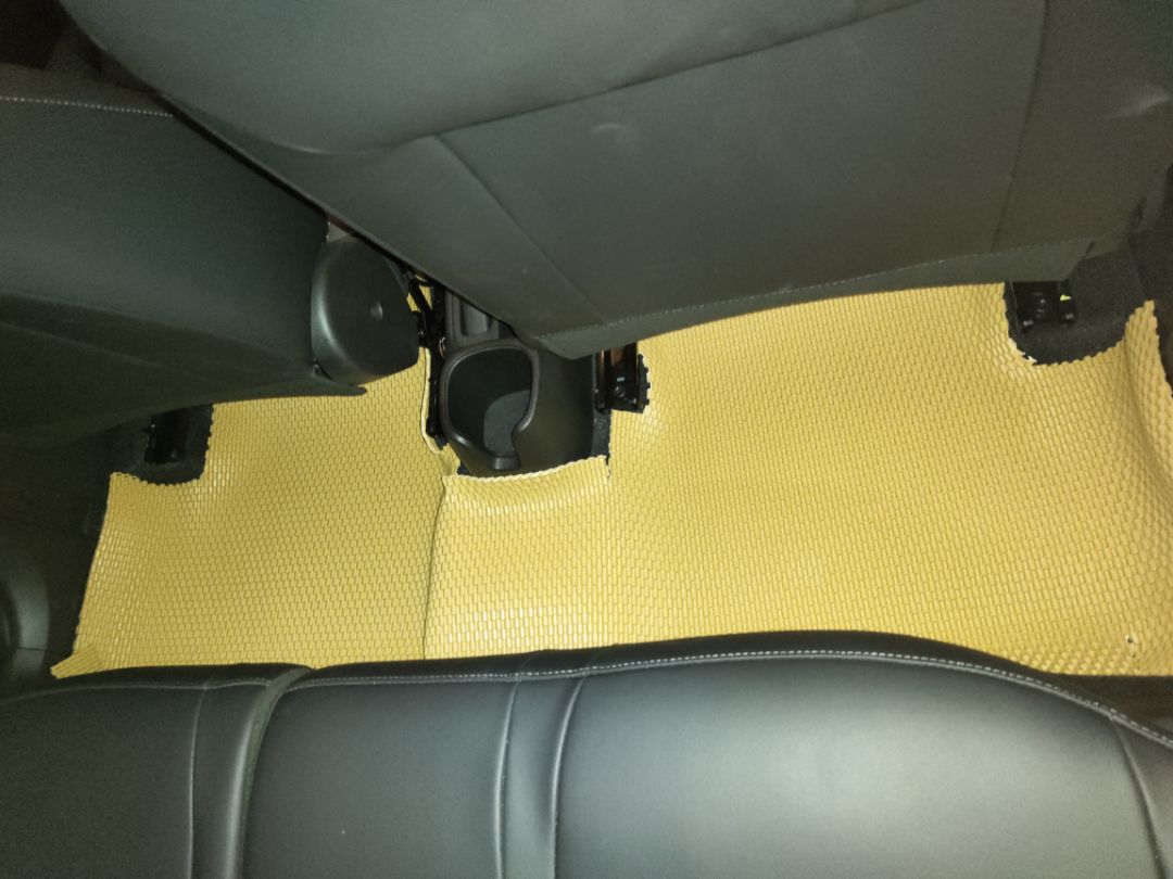 thảm dày dặn. ok