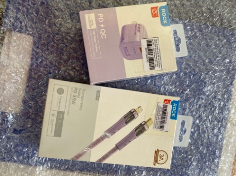 Hàng chất lượng, sạc nhanh, shop uy tín