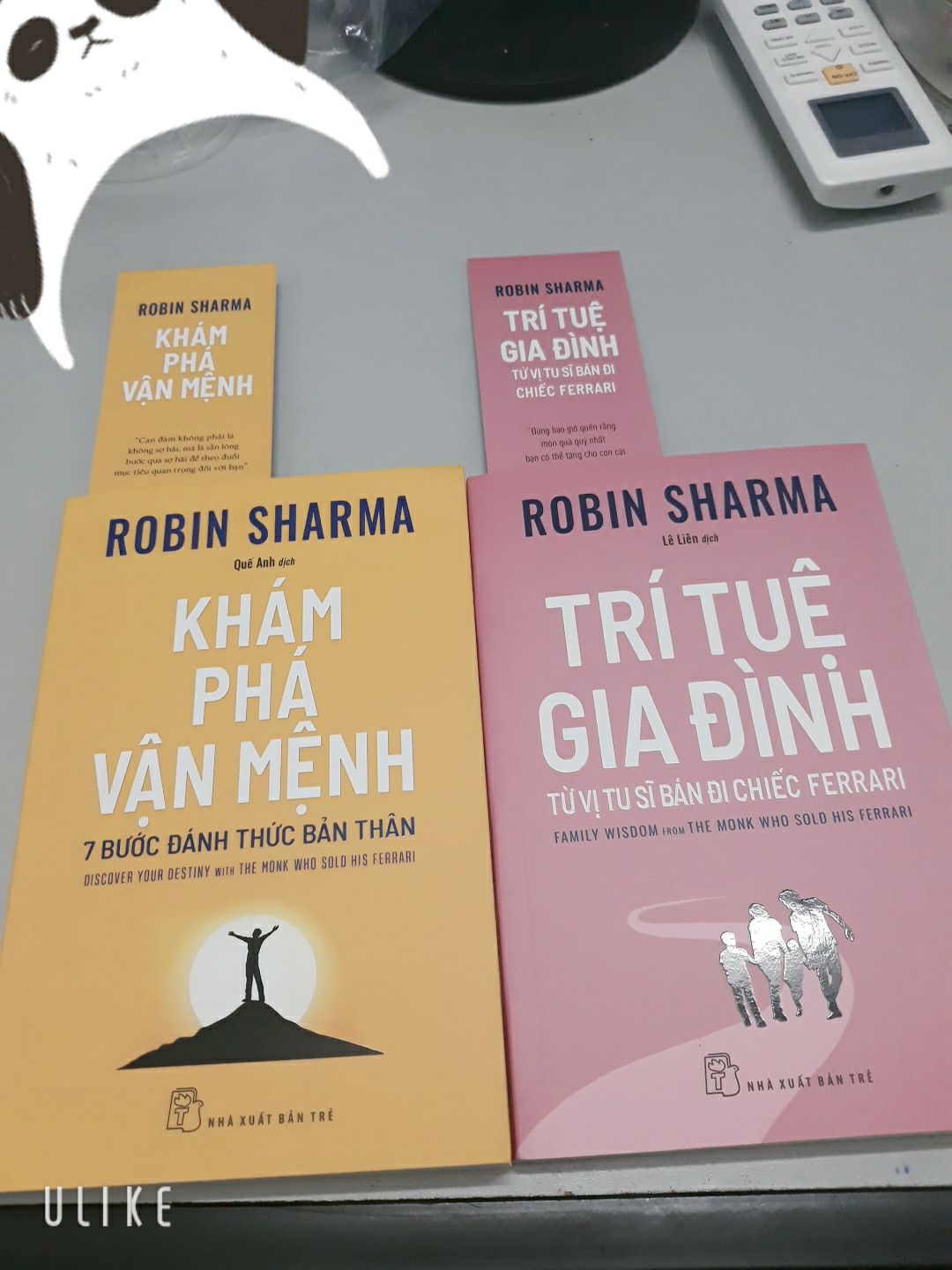 Sách đẹp, mới tinh, cuốn màu hường dễ thương gì đâu. Nôii dung mình chưa đọc vì chưa có gđ nên đọc KPVM rồi,  nhưng chắc sẽ oki, vì sách của Sharma nội dung thì k phải bàn🍀