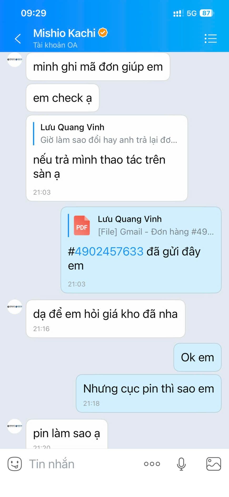 Shop cho hỏi không có dock xạc pin hả shop, vậy mình xạc pin bằng gì shop nhỉ