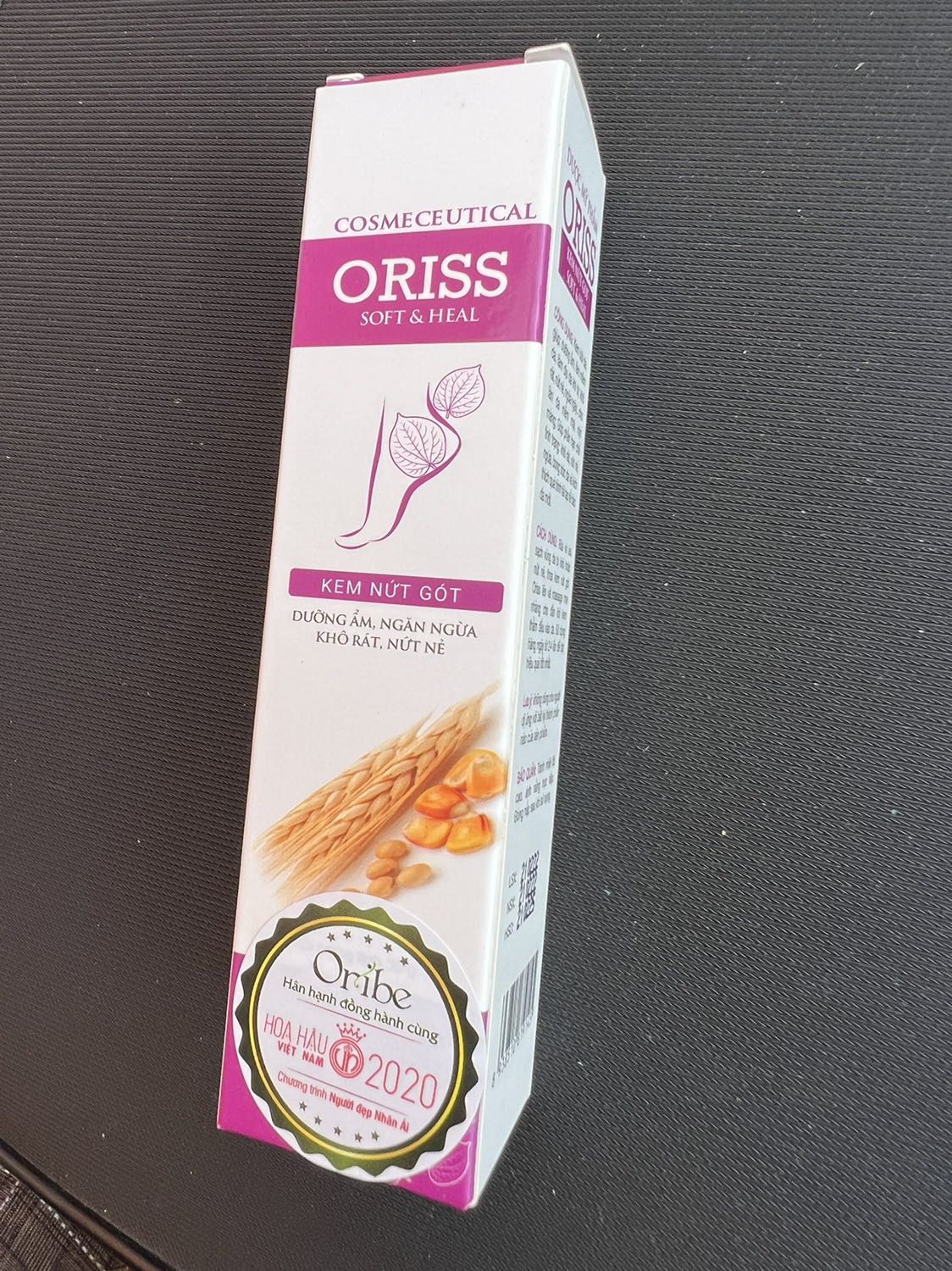 Thấy thành phần chủ yếu từ thiên nhiên là t chấm rồi, đỡ bị kích ứng và tác dụng phụ hơn là các thành phần hóa học, thấy shop chính hãng uy tín nên cho shop 5*