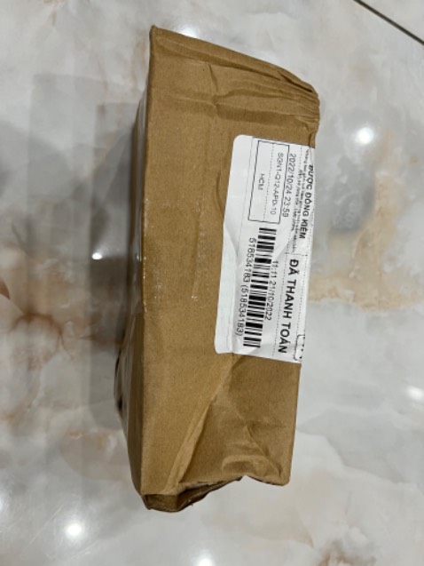 Dùng được 2 ngày, cảm nhận được sản phẩm rất tốt, mát da. Hộp đóng gói bị hỏng nặng, sản phẩm bên trong may còn nguyên vẹn do có túi bóng bao bọc.