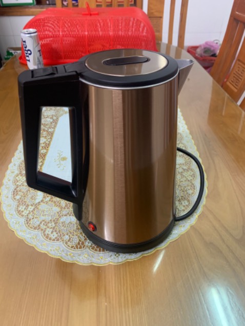 Ấm nước xịn sò, cầm chắc tay, sôi nhanh, có chế độ giữ nhiệt. mua tặng cho đứa bạn vào nhà mới nó khen quá trời. giao hàng nhanh vừa lúc luôn. Shop hỗ trợ rất nhiệt tình. sp bảo hành 24 tháng chính hãng. cảm ơn shop nhiều nhé