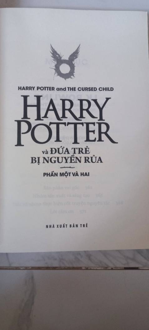 Sách giao rất nhanh. Đặt hôm trước thì hôm sau đã nhận được. Sách được in sắc nét và đóng gói bằng hộp cẩn thận. Cho shop 5 sao.