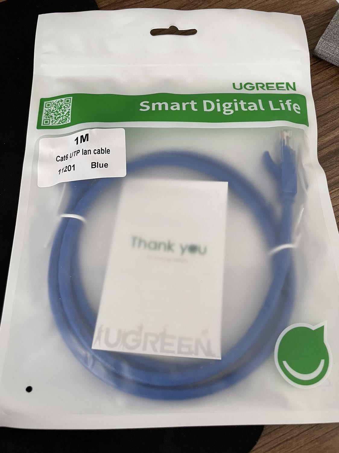 dây mạng hoàn thiện ổn, nhìn không cứng cáp lắm, nhận được cổng 1Gbps, Tiki giao hàng nhanh