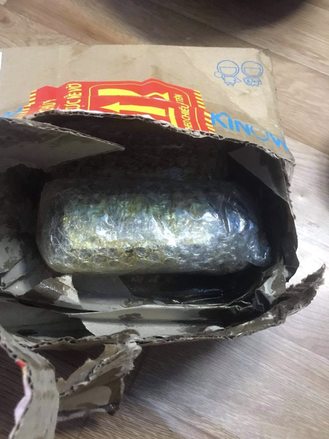 Mật Ong giao bị bể , A ship kêu lên hệ đây liên hệ chứ Ảnh ko đem về kho. Đề Nghị nhận lại hành