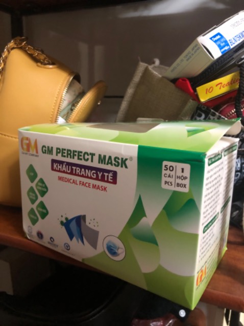 Khẩu trang xịn lắm, quai rất chắc chắn mà đeo không bị đau tai, sẽ tiếp tục ủng hộ shop