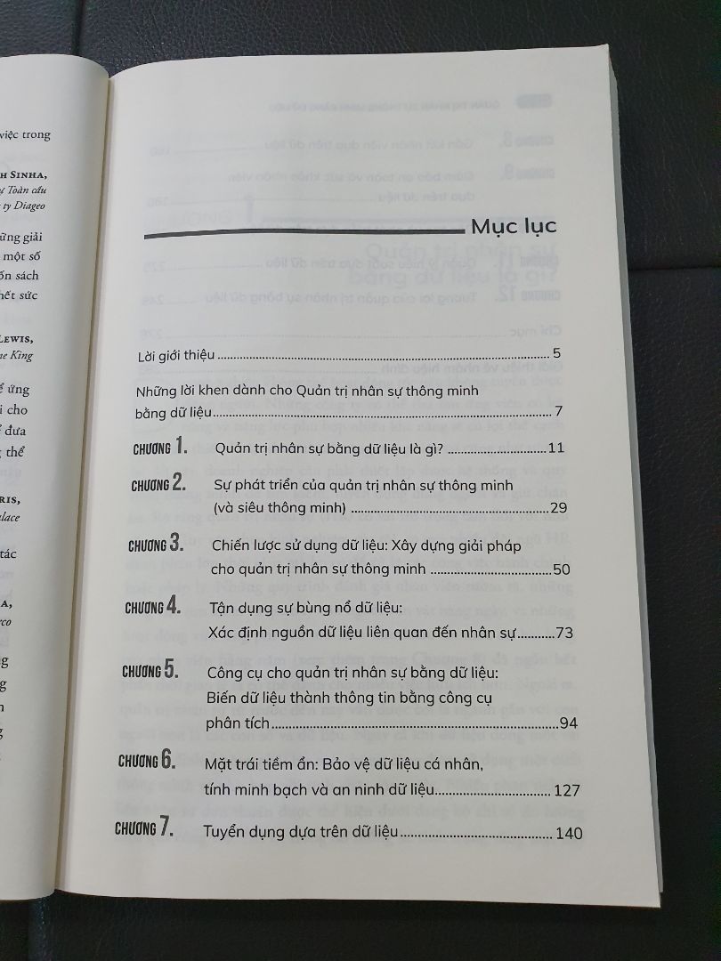 Sách có vẻ phù hợp hơn cho người làm nhân sự, thay vì cho người muốn tìm phương án lập số liệu để đánh giá nhân sự vì thấy hơi ít số liệu