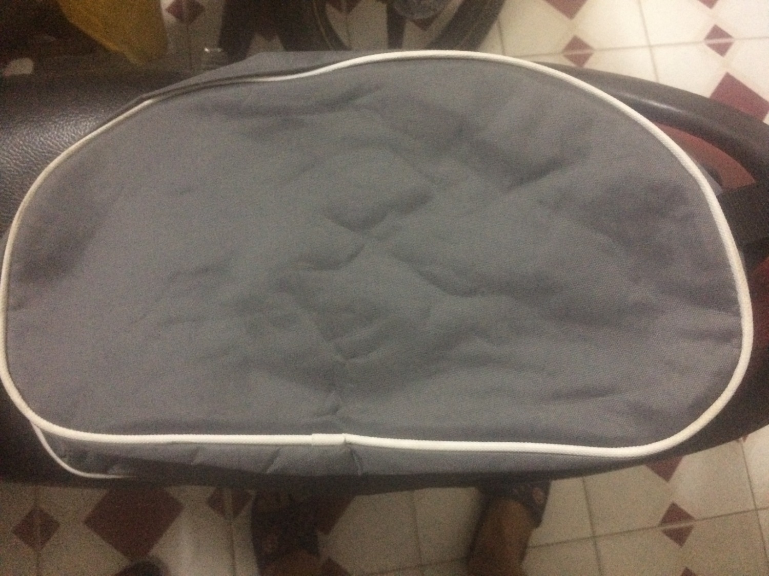 mua sản phẩm mới mà tiki giao cho cái hàng như ***. gãy khung xương và phần vải thì gập nhiều nhiền chán k thể tả được.nản thiệt chứ,