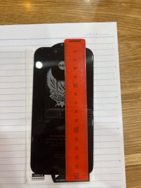 Màn hình iphone 13pro kích thước 7.5cm * 15.8cm mà shop giao kích thước màn hình nhỏ hơn nên ko dùng được.