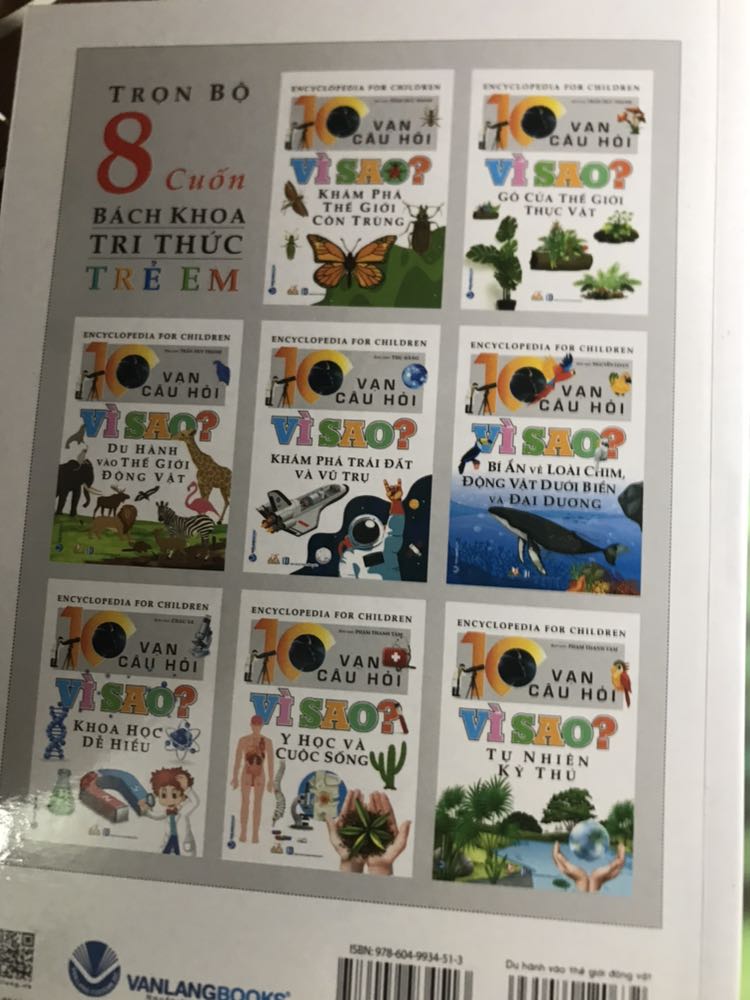 sách bổ sung rất nhiều kiến thức, câu hỏi hay. giá thành rẻ mà bổ ích có hình ảnh minh hoạ phù hợp với bé