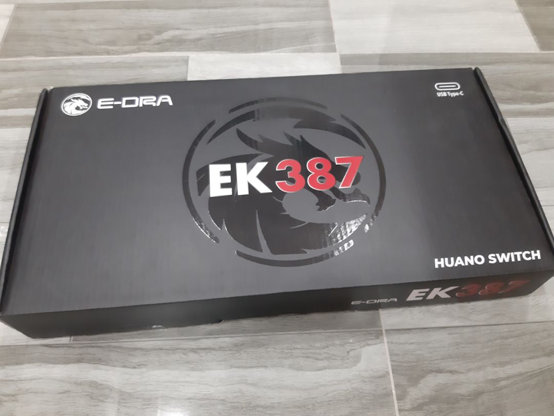 Hàng về nhanh, gói hàng kỹ lượng. Khi gỡ hộ ra thì rất vừa ý. Hàng cầm chắc tay, lực nhấn êm..không cần quá mạnh vẫn có thể được. Cuối cùng cũng đã có một bàn phím vừa ý. Thật sự rất là ưng ý. Chúc shop có thêm nhiều mối nữa nhé.