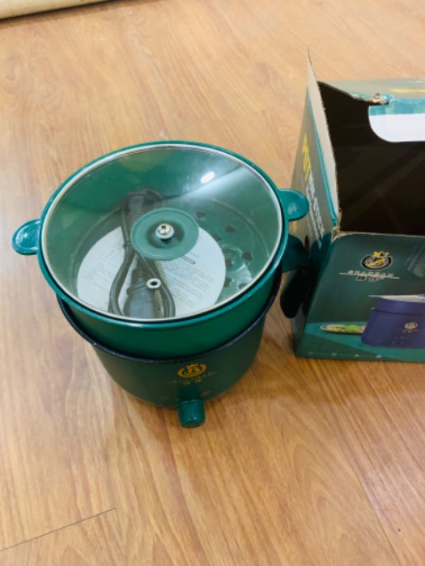 Sôi cực nhanh. Aem nấu lẩu luộc, hay xào chiên gì la ok hết nha. Hàng chống dính nên rán trứng ko bị dính, bị sát. Mình làm cơm trong 1 nồi này cũng vừA vặn 2 người ăn. Giá rẻ, hợp lý. Chắc mua thêm cái nữa để làm cho nhanh hơn!